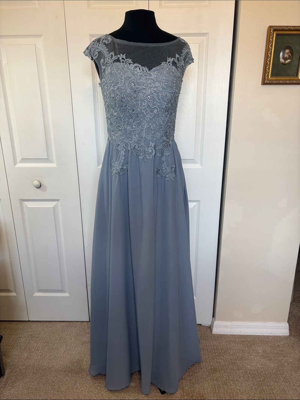 NWT Dusty Blue Lace & Chiffon Formal Maxi Dress - Size 10.